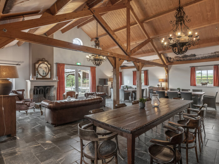 Vakantiehuis in Weesp (Noord-Holland) voor 24 personen met 6 slaapkamers.