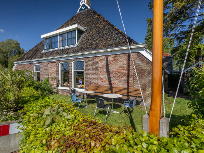 Vakantiehuis in Balk (Friesland) voor 15 personen met 7 slaapkamers.