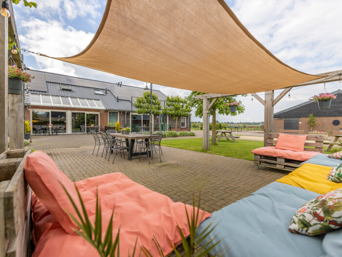 Vakantiehuis in Heusden (Noord-Brabant) voor 30 personen met 14 slaapkamers.