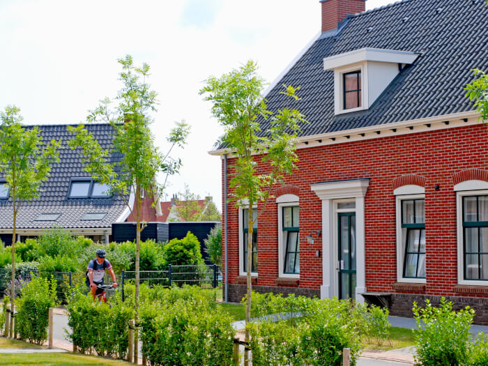 Vakantiehuis in Colijnsplaat (Zeeland) voor 18 personen met 9 slaapkamers.