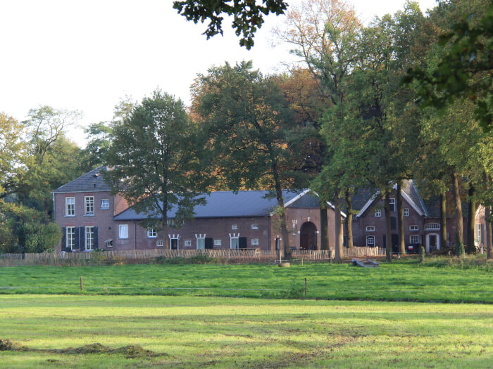 Vakantiehuis in Winterswijk (Gelderland) voor 40 personen met 18 slaapkamers.