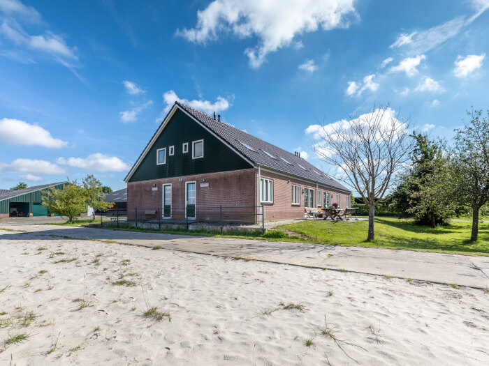 Vakantiehuis in Genemuiden (Overijssel) voor 32 personen met 10 slaapkamers.