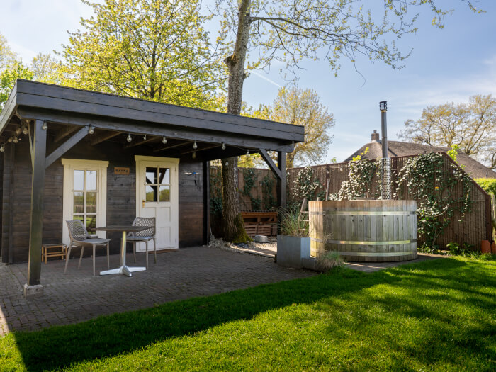 Vakantiehuis in Anderen (Drenthe) voor 20 personen met 5 slaapkamers.