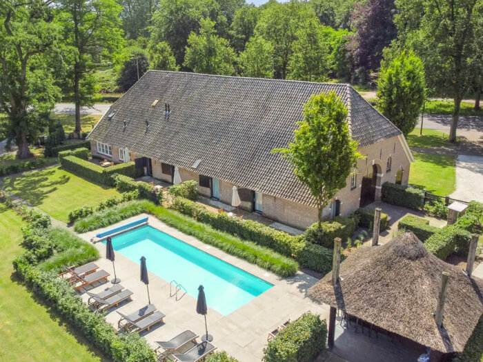 Vakantiehuis in Ruurlo (Gelderland) voor 22 personen met 9 slaapkamers.