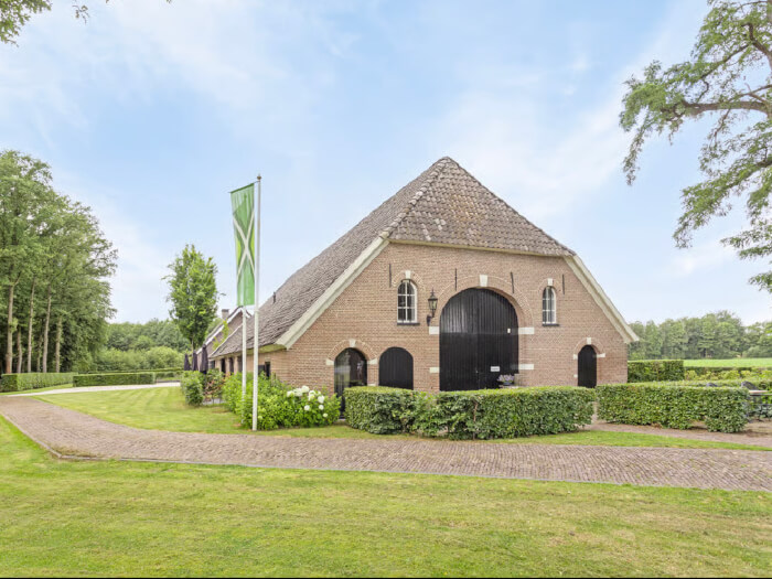 Vakantiehuis in Ruurlo (Gelderland) voor 22 personen met 9 slaapkamers.