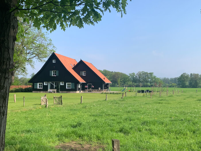Vakantiehuis in Zenderen (Overijssel) voor 25 personen met 14 slaapkamers.