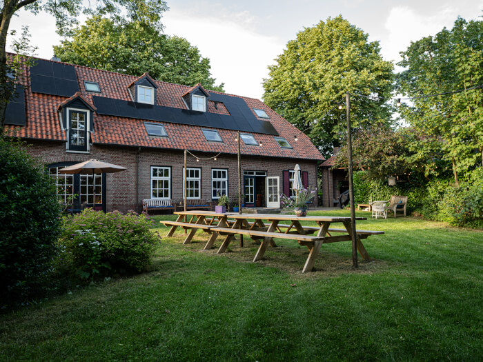 Vakantiehuis in Mill (Noord-Brabant) voor 32 personen met 14 slaapkamers.