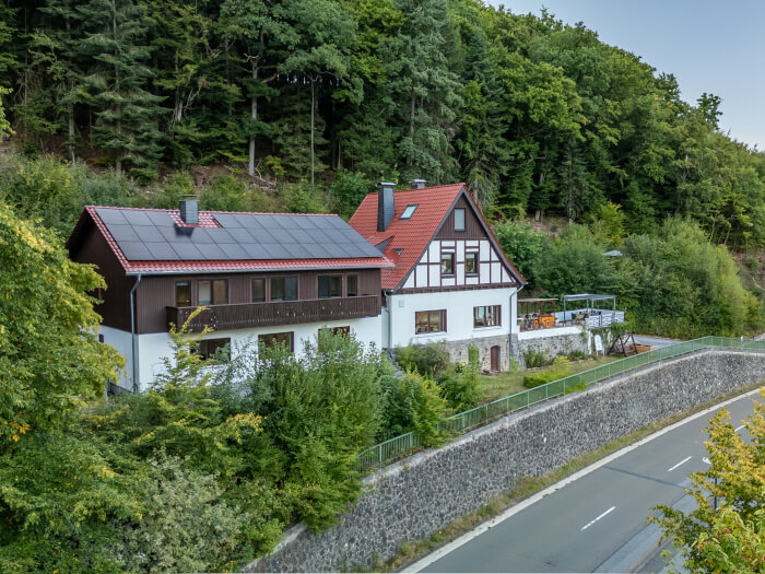 Vakantiehuis in Marsberg (Noordrijn-Westfalen) voor 16 personen met 8 slaapkamers.