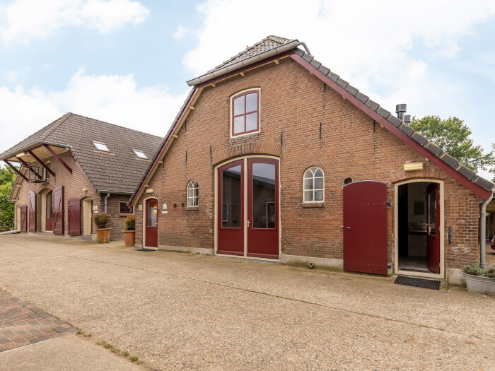 Vakantiehuis in Echteld (Gelderland) voor 34 personen met 12 slaapkamers.