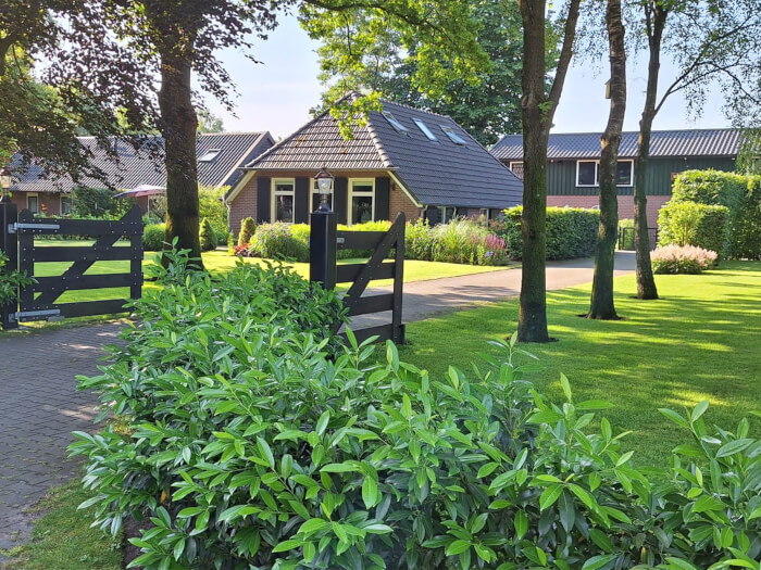 Vakantiehuis in Dalfsen (Overijssel) voor 22 personen met 6 slaapkamers.