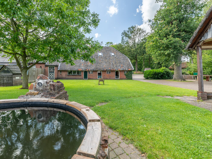 Vakantiehuis in Warnsveld (Gelderland) voor 30 personen met 13 slaapkamers.