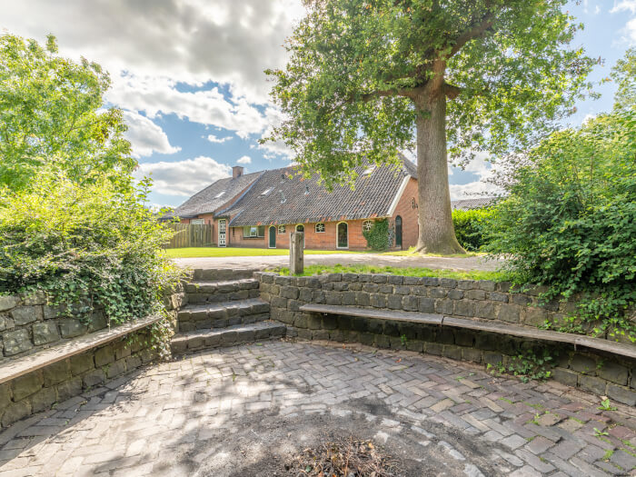 Vakantiehuis in Warnsveld (Gelderland) voor 30 personen met 13 slaapkamers.
