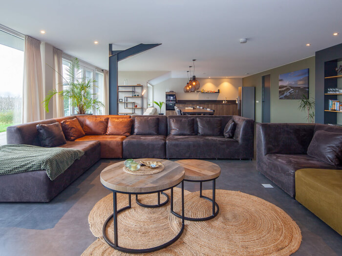 Vakantiehuis in Zuidzande (Zeeland) voor 16 personen met 7 slaapkamers.