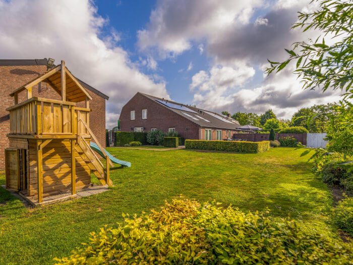 Vakantiehuis in Meterik (Limburg) voor 14 personen met 7 slaapkamers.