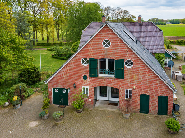 Vakantiehuis in Diepenheim (Overijssel) voor 12 personen met 5 slaapkamers.