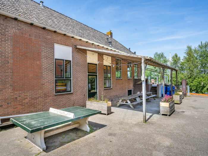 Vakantiehuis in Idskenhuizen (Friesland) voor 14 personen met 2 slaapkamers.