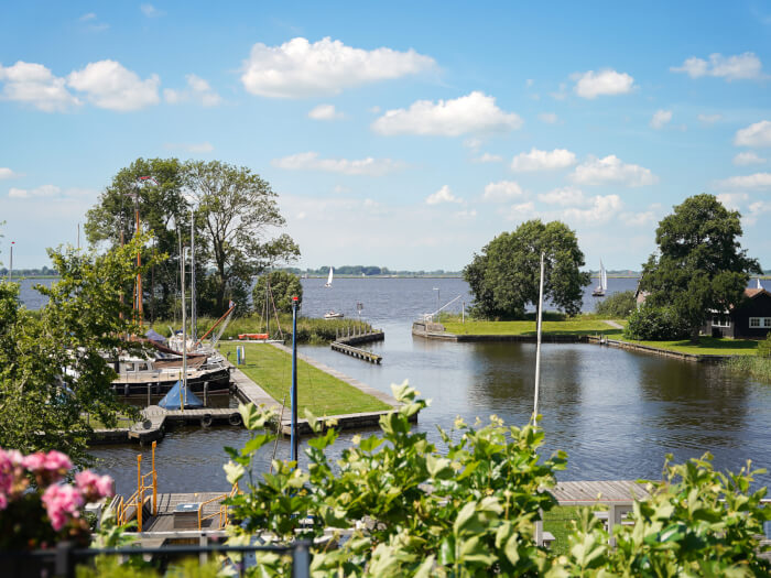 Vakantiehuis in Goingarijp (Friesland) voor 18 personen met 7 slaapkamers.