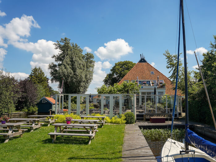 Vakantiehuis in Goingarijp (Friesland) voor 18 personen met 7 slaapkamers.