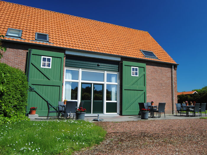 Vakantiehuis in Oostkapelle (Zeeland) voor 12 personen met 5 slaapkamers.