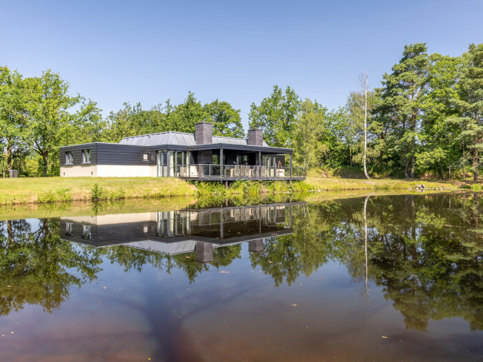 Vakantiehuis in Denekamp (Overijssel) voor 24 personen met 12 slaapkamers.
