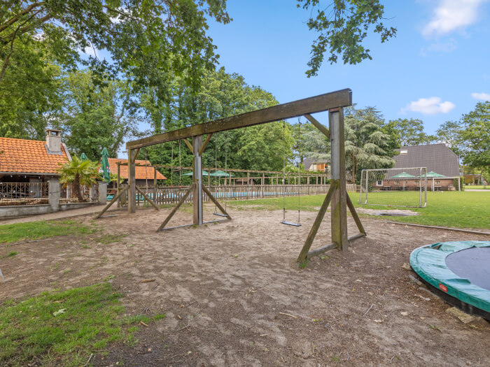 Vakantiehuis in Balkbrug (Overijssel) voor 35 personen met 8 slaapkamers.