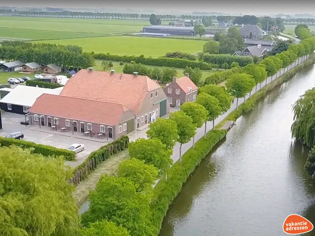 Vakantiehuis in Medemblik (Noord-Holland) voor 20 personen met 8 slaapkamers.