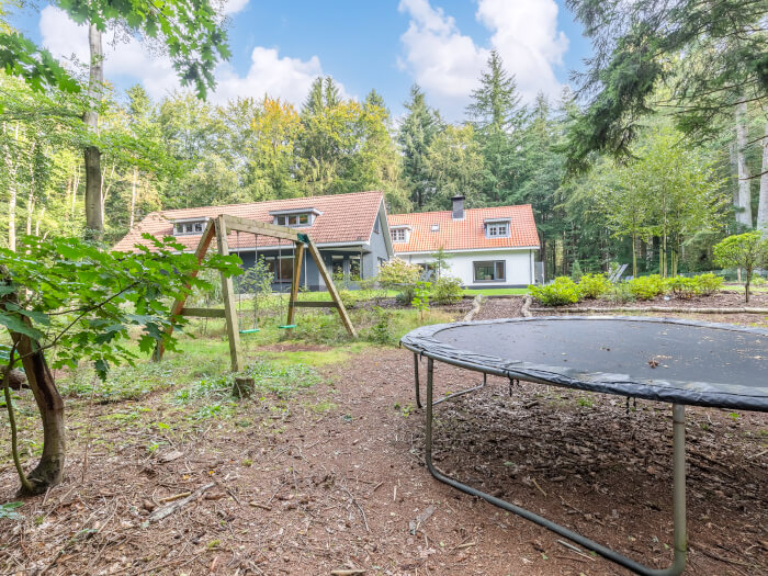 Vakantiehuis in Vierhouten (Gelderland) voor 24 personen met 12 slaapkamers.