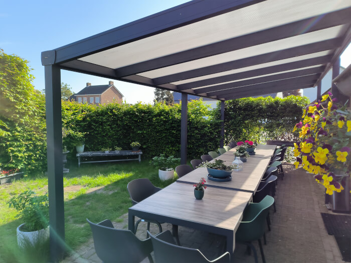 Vakantiehuis in Zevenbergen (Noord-Brabant) voor 26 personen met 12 slaapkamers.