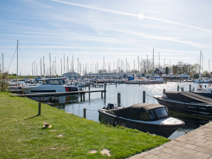 Vakantiehuis in Wolphaartsdijk (Zeeland) voor 48 personen met 12 slaapkamers.