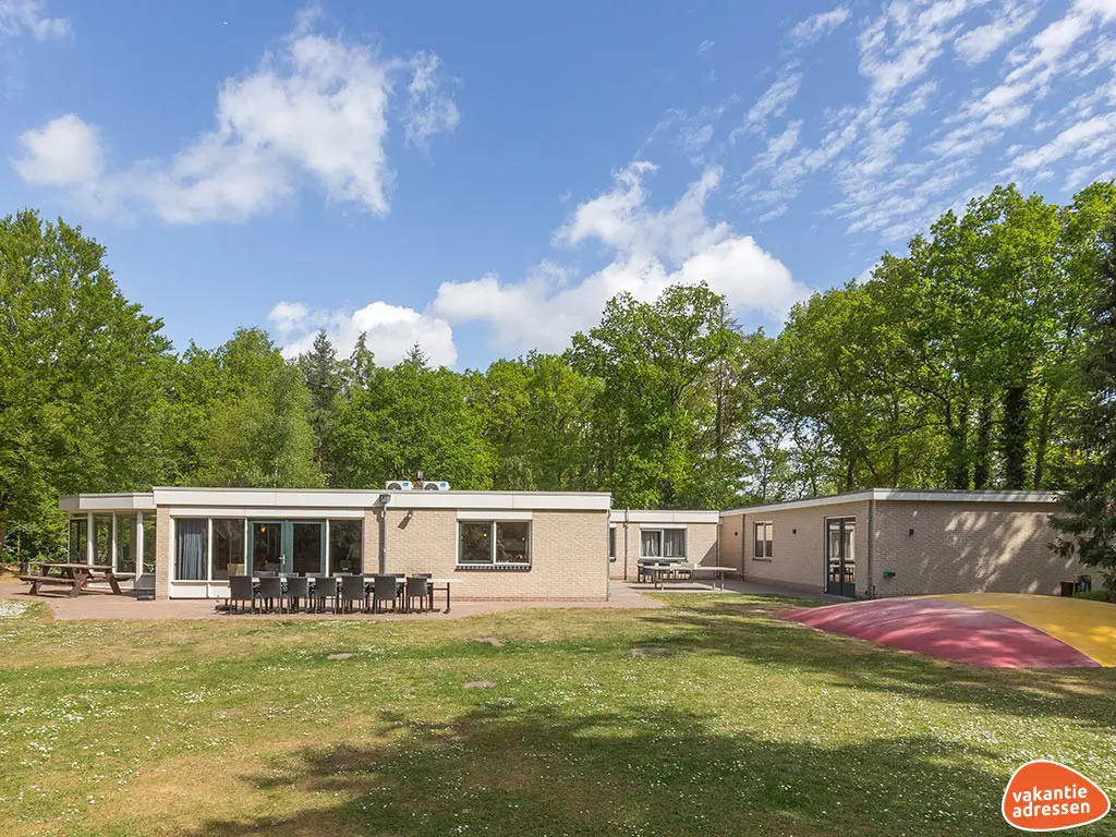 Vakantiehuis in De Bult (Friesland) voor 20 personen met 10 slaapkamers.