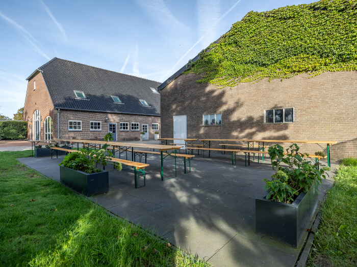 Vakantiehuis in Oosterhout (Noord-Brabant) voor 16 personen met 6 slaapkamers.
